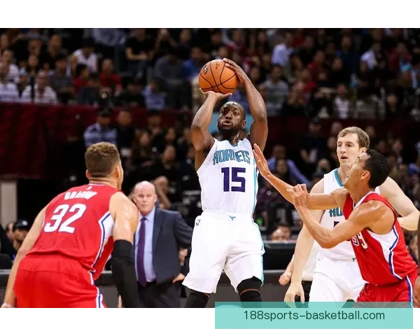 克努佩尔创历史超肯巴沃克成黄蜂单赛季三分王